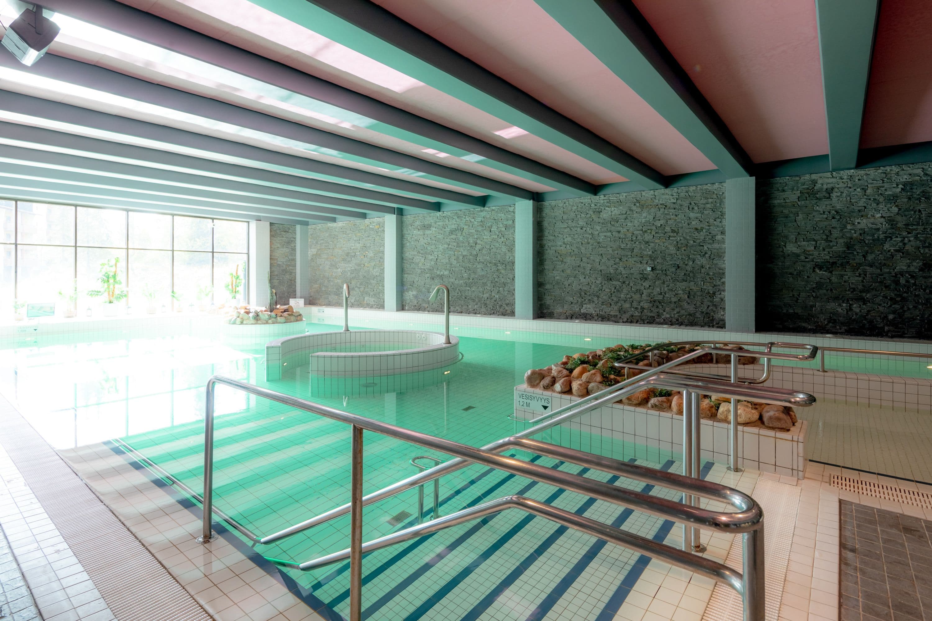 Lapland Hotels Saaga spa pool