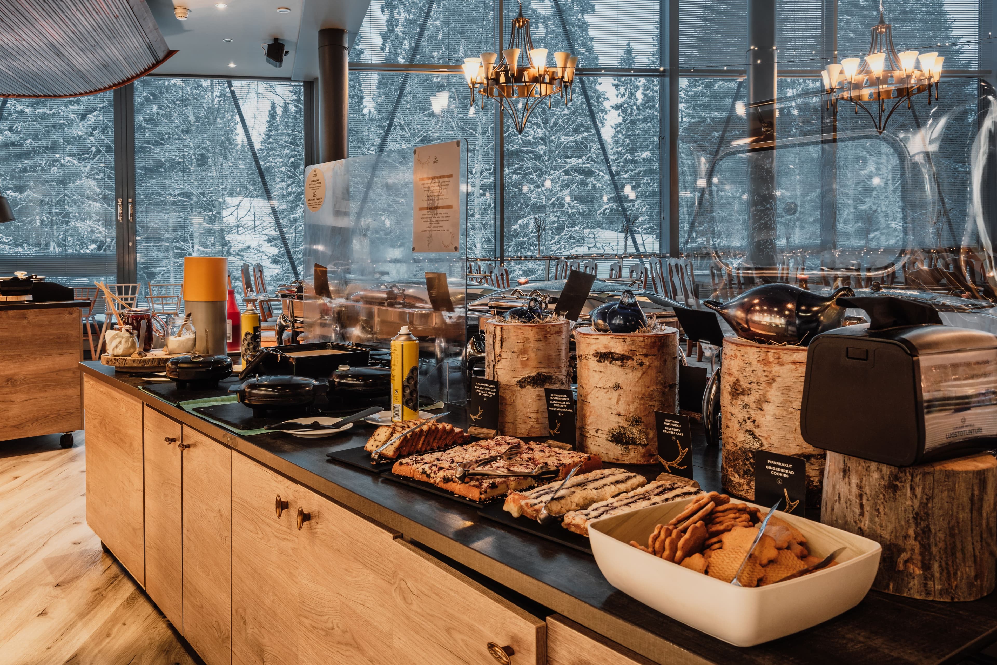 Lapland Hotels Luostotunturi restaurant breakfast